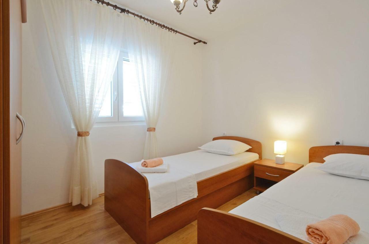 Apartment Jakov Grscica Prizba Exteriör bild